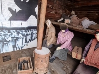 Kasahstanis Akmoli oblastis asunud naistelaagrile pühendatud memoriaalil. Foto: Marko Šorin