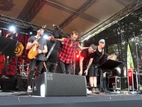 Ansambel Nikns Suns XXIX Viljandi pärimusmuusika festivalil. Foto: Urmas Saard / Külauudised