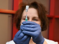 Vaktsineerimine Lääne-Tallinna Keskhaigla nakkuskliiniku polikliinikus. Foto: Raigo Pajula