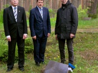 Enn Võrgu kalmul Metsakalmistul. Foto Peeteer Hütt