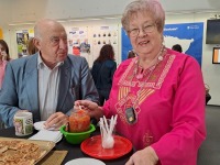 Eesti toit väärikate moodi Pärnu kolledži fuajees. Foto: Urmas Saard / Külauudised