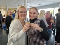 Eesti toit väärikate moodi Pärnu kolledži fuajees. Foto: Urmas Saard / Külauudised