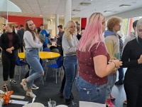 Eesti toit väärikate moodi Pärnu kolledži fuajees. Foto: Urmas Saard / Külauudised