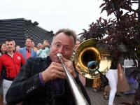 046 Ruslan Trochynskyi. Ekstaatiline tants Solarise katuseaias. Foto Urmas Saard Külauudised