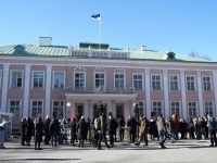 Emakeelepäeval neljandat korda presidendi kantselei ees. Foto: Urmas Saard / Külauudised