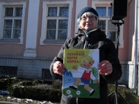 Emakeelepäeval neljandat korda presidendi kantselei ees. Foto: Urmas Saard / Külauudised