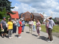 Erasmus+ täiskasvanuhariduse projekti „Kes need jäljed siia jättis, kes neid jälgi mööda käis?” lõpetamine Vievises. Foto: Urmas Saard / Külauudised