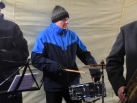 Esimesel adventpühal Sindi Keskväljakul. Foto: Urmas Saard / Külauudised