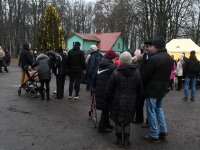 Esimesel adventpühal Sindi Keskväljakul. Foto: Urmas Saard / Külauudised