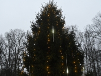 Esimesel adventpühal Sindi Keskväljakul. Foto: Urmas Saard / Külauudised