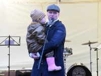 Esimesel adventpühal Sindi Keskväljakul. Foto: Urmas Saard / Külauudised