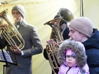 Esimesel adventpühal Sindi Keskväljakul. Foto: Urmas Saard / Külauudised