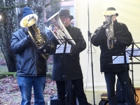 Esimesel adventpühal Sindi Keskväljakul. Foto: Urmas Saard / Külauudised