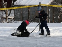 Esimest päeva Sindi liuväljal. Foto: Urmas Saard / Külauudised