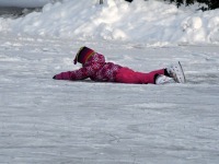 Esimest päeva Sindi liuväljal. Foto: Urmas Saard / Külauudised
