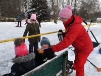 Esimest päeva Sindi liuväljal. Foto: Urmas Saard / Külauudised