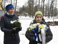 Eesti Vabariigi 103. aastapäeval Julius Friedrich Seljamaa monumendi juures. Foto: Urmas Saard / Külauudised