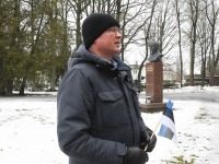 Eesti Vabariigi 103. aastapäeval Julius Friedrich Seljamaa monumendi juures. Foto: Urmas Saard / Külauudised