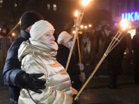 EV103. aastapäeval tõrvikutega Iseseisvuse väljakul. Foto: Urmas Saard / Külauudised