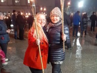 EV103. aastapäeval tõrvikutega Iseseisvuse väljakul. Foto: erakogust