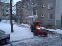 Hommikune lumekoristus Jõgeval Uue ja Puiestee tänava nurgal. Foto: Jaan Lukas / Külauudised