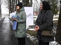 Gorile pühendatud välinäituse avamine Pärnus Pargi tänava servas. Foto: Urmas Saard / Külauudised