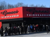 Grossi toidupoe avamisel Paikusel. Foto: Urmas Saard / Külauudised