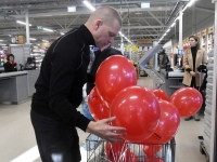 Grossi toidupoe avamisel Paikusel. Foto: Urmas Saard / Külauudised