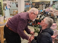 Jaak Känd Raamatu ja Roosi päeval Pärnu Rahva Raamatus. Foto: Urmas Saard / Külauudised