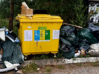 Jäätmetega reostatud konteineriümbrused. Foto: Eesti Pakendiringlus
