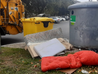 Jäätmetega reostatud konteineriümbrused. Foto: Eesti Pakendiringlus