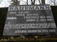 Johanna Grauverki igaviku teele läkitamisel. Foto: Urmas Saard / Külauudised