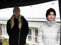 Jõulujumalateenistus Raeküla Vanakooli keskuse esisel. Foto: Urmas Saard / Külauudised
