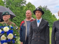 Juuniküüditamise aastapäeval Pärnu Leinapargis. Foto: Urmas Saard / Külauudised