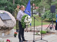Juuniküüditamise aastapäeval Pärnu Leinapargis. Foto: Urmas Saard / Külauudised