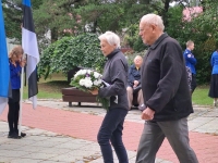 Juuniküüditamise aastapäeval Pärnu Leinapargis. Foto: Urmas Saard / Külauudised