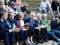 Keeleteadlane Karl Pajusalu Lätis Cēsises keeleauhinda vastuvõtmas. Foto: Välisministeerium 