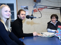 Kelly-Ly Tomingas, Aksel Verlin ja Mari Suurväli Tre Raadio Pärnu stuudios. Foto: Urmas Saard / Külauudised