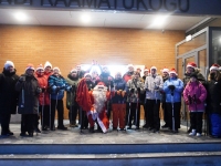 Kepikõndijad esimesel advendil Sindis. Foto: Urmas Saard / Külauudised