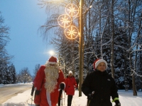 Kepikõndijad esimesel advendil Sindis. Foto: Urmas Saard / Külauudised