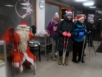 Kepikõndijad esimesel advendil Sindis. Foto: Urmas Saard / Külauudised