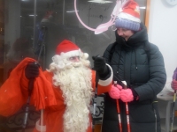 Kepikõndijad esimesel advendil Sindis. Foto: Urmas Saard / Külauudised