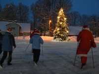 Kepikõndijad esimesel advendil Sindis. Foto: Urmas Saard / Külauudised