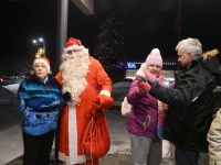 Kepikõndijad esimesel advendil Sindis. Foto: Urmas Saard / Külauudised