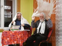 Kirjandushuviliste kohtumine loomingulise koosseisuga Raeküla kogukonnakeskuses. Foto: Urmas Saard / Külauudised