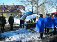 001 Kodutütardele annetatud Eesti lipu õnnistamine. Pressifoto
