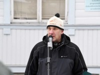 Kolmekuningapäeval Raeküla Vanakooli keskuse instalatsiooni juures. Foto: Urmas Saard / Külauudised