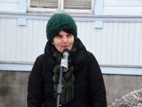 Kolmekuningapäeval Raeküla Vanakooli keskuse instalatsiooni juures. Foto: Urmas Saard / Külauudised