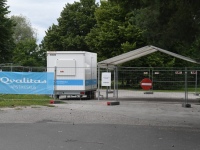 Pärnus saab saatekirjaga ninaneelu proovi anda Qvalitas Arstikeskuse abil Pärnu naisteranna parklas. Foto: Urmas Saard / Külauudised