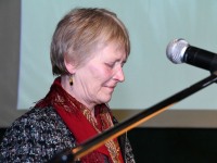 Mercedes Merimaa esineb Tervise keskuses TÜ Pärnu kolledž Väärikate ülikooli kuulajatele. Foto: Urmas Saard